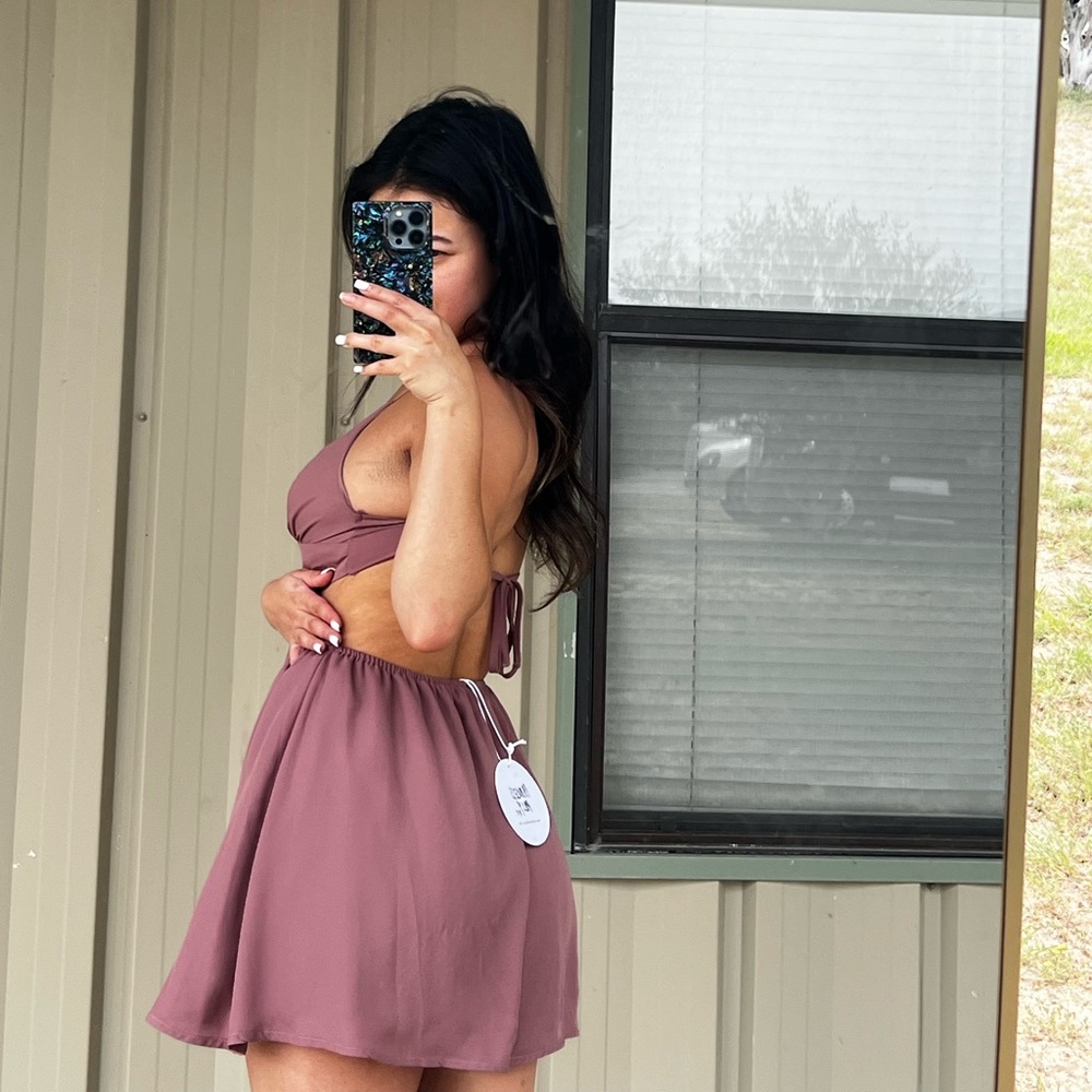NWT Princess Polly open back romper 🤎